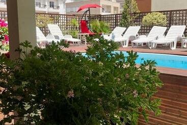 Sunrise Hotel Cameria