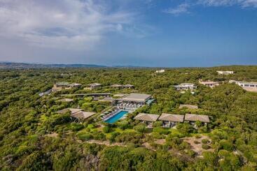 هتل Hôtel & Spa Version Maquis Citadelle