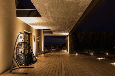هتل Hôtel & Spa Version Maquis Citadelle