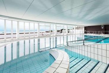 استراحتگاه Hôtel Valdys Thalasso & Spa   La Baie
