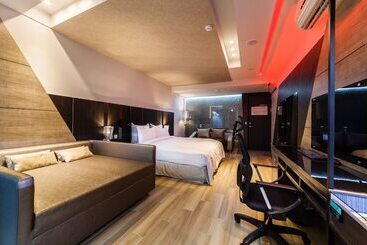 Ty Motel