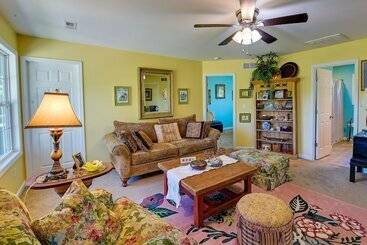 Cozy Georgetown Cottage On A Working Horse Farm!