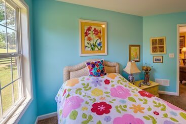 Cozy Georgetown Cottage On A Working Horse Farm!