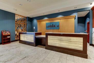 Drury Plaza Hotel Dallas Arlington
