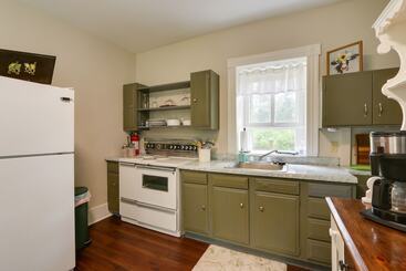 Historic Home On Farm, 15 Mi To Williamsport!
