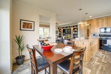 Lakefront Brewster Home W/ Yard Games & Hot Tub!