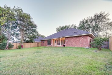 Pet Friendly Bossier City Home Rental: Fenced Yard