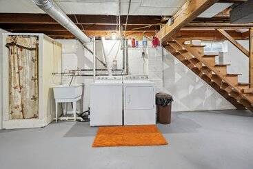 Utica Vacation Home ~ 12 Mi To Denison University!