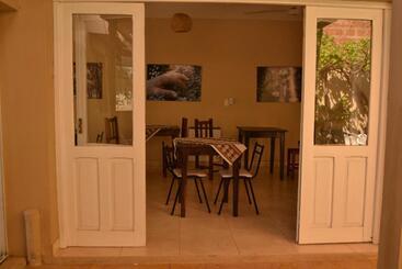 هاستل La Morada Hostal