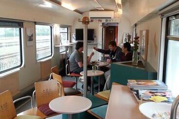 مسافرخانه Train Lodge Amsterdam