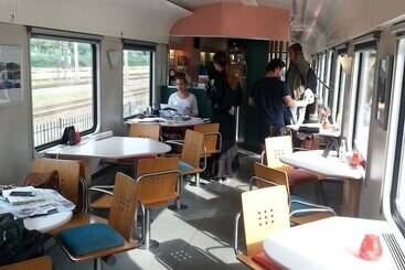 مسافرخانه Train Lodge Amsterdam
