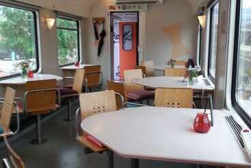 مسافرخانه Train Lodge Amsterdam
