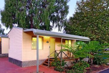 هتل Big4 Breeze Holiday Parks   Busselton