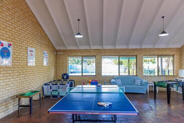 هتل Busselton Villas And Glamping Village