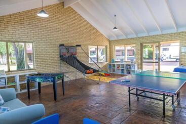 هتل Busselton Villas And Glamping Village