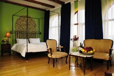 هتل Chateau Mere