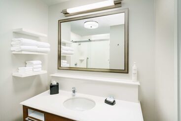 هتل Hampton Inn & Suites Lax El Segundo