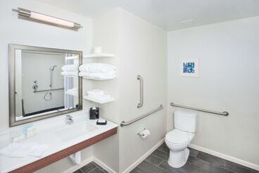 هتل Hampton Inn & Suites Lax El Segundo