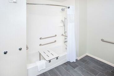 هتل Hampton Inn & Suites Lax El Segundo