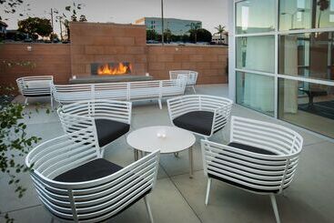 هتل Hampton Inn & Suites Lax El Segundo