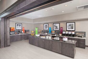 هتل Hampton Inn & Suites Lax El Segundo