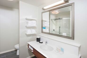 هتل Hampton Inn & Suites Lax El Segundo