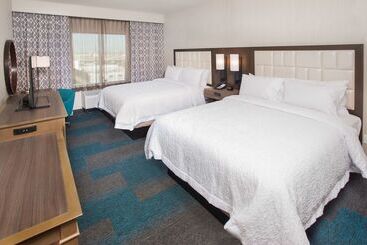 هتل Hampton Inn & Suites Lax El Segundo
