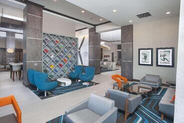 هتل Hampton Inn & Suites Lax El Segundo