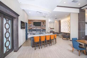هتل Hampton Inn & Suites Lax El Segundo
