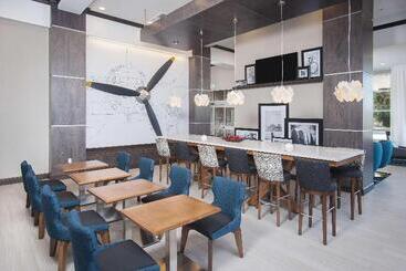 هتل Hampton Inn & Suites Lax El Segundo