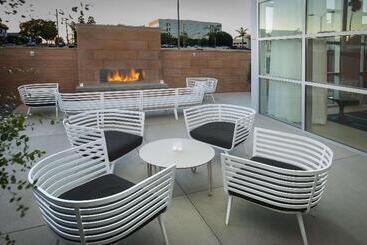 هتل Hampton Inn & Suites Lax El Segundo