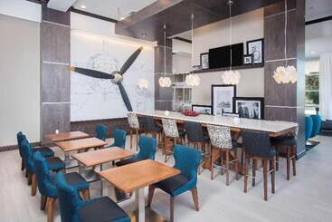 هتل Hampton Inn & Suites Lax El Segundo