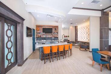 هتل Hampton Inn & Suites Lax El Segundo