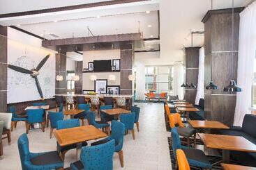 هتل Hampton Inn & Suites Lax El Segundo