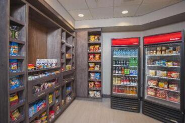 هتل Hampton Inn & Suites Lax El Segundo