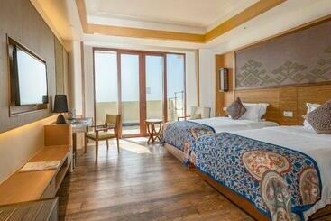 هتل Hnti·narada Sanya Bay Resort
