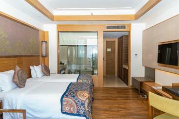 هتل Hnti·narada Sanya Bay Resort