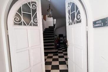 هتل Hôtel Villa Les Orangers