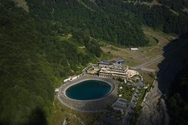 هتل Qafqaz Tufandag Mountain Resort