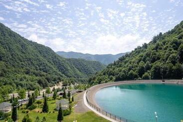 هتل Qafqaz Tufandag Mountain Resort
