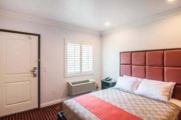 هتل El Dorado Inn