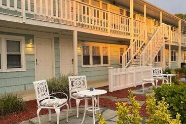 هتل The Escape Inn