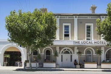 هتل The Local