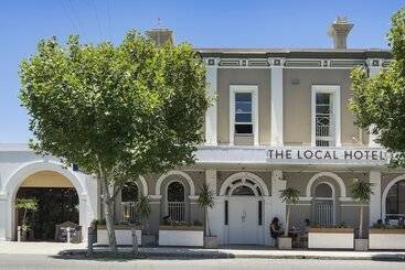 هتل The Local