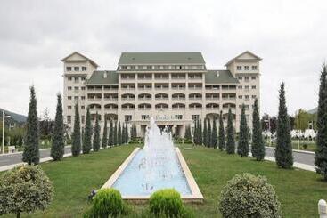 استراحتگاه Qafqaz Riverside