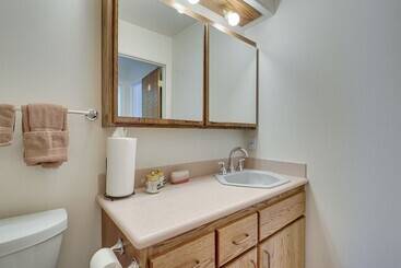 Charming Elko Home W/ Pool Table!