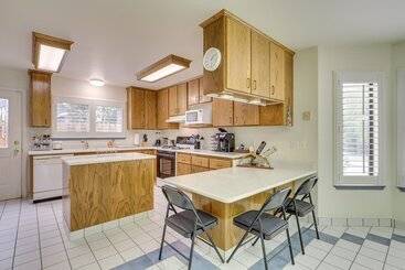Charming Elko Home W/ Pool Table!