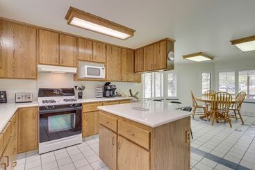 Charming Elko Home W/ Pool Table!