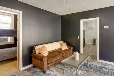 Cozy Downtown Sandusky Gem   1 Mi To Lake Erie!