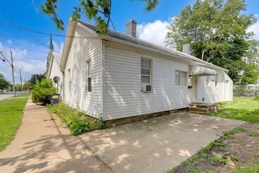 Cozy Downtown Sandusky Gem   1 Mi To Lake Erie!